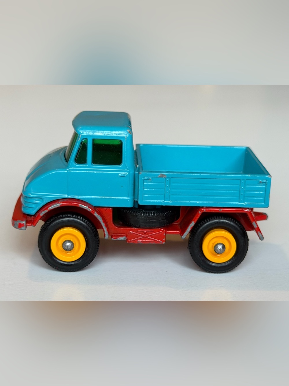 Vintage Matchbox Lesney No. 49 Mercedes Unimog Truck Made in England Blue Red - Picture 7 of 10